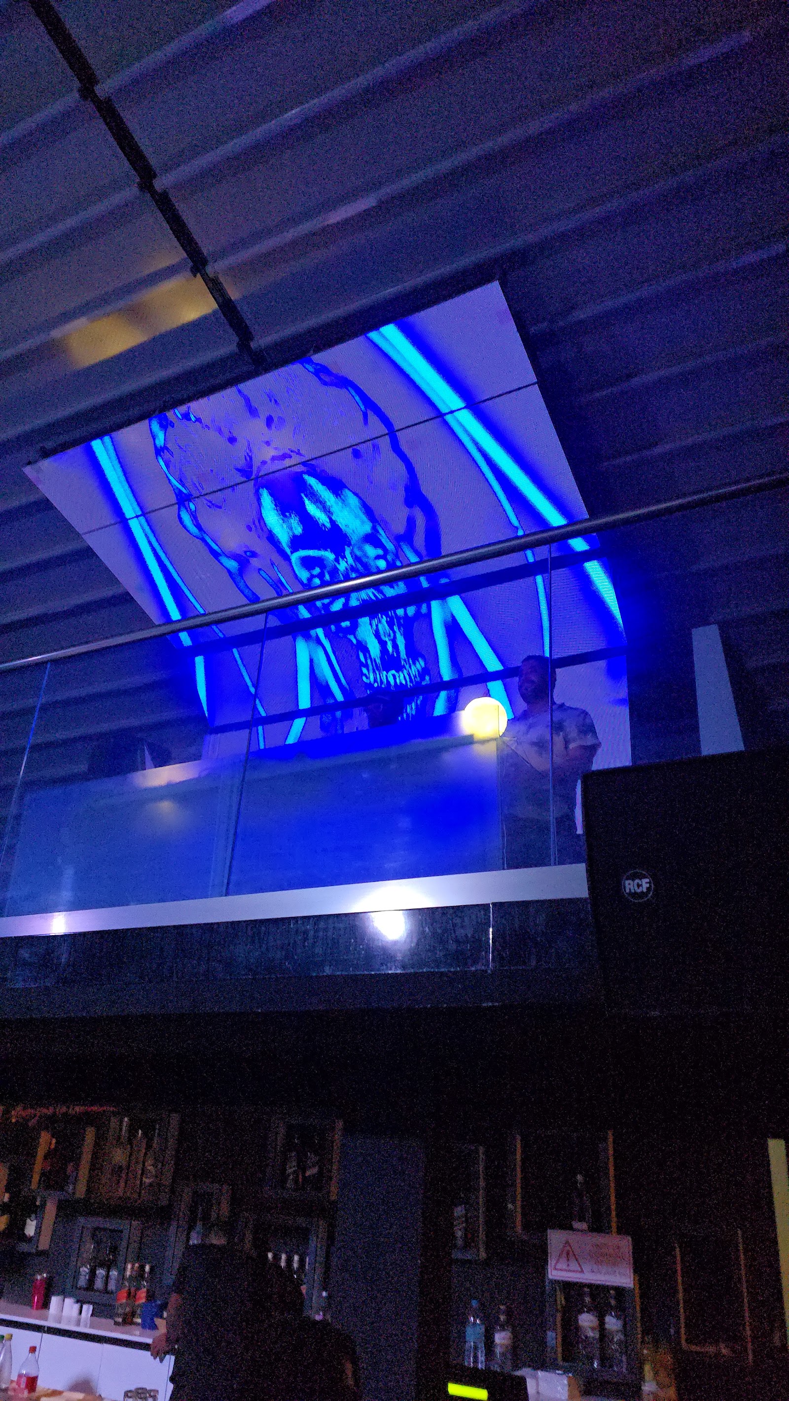 Blue Moon — photo 4