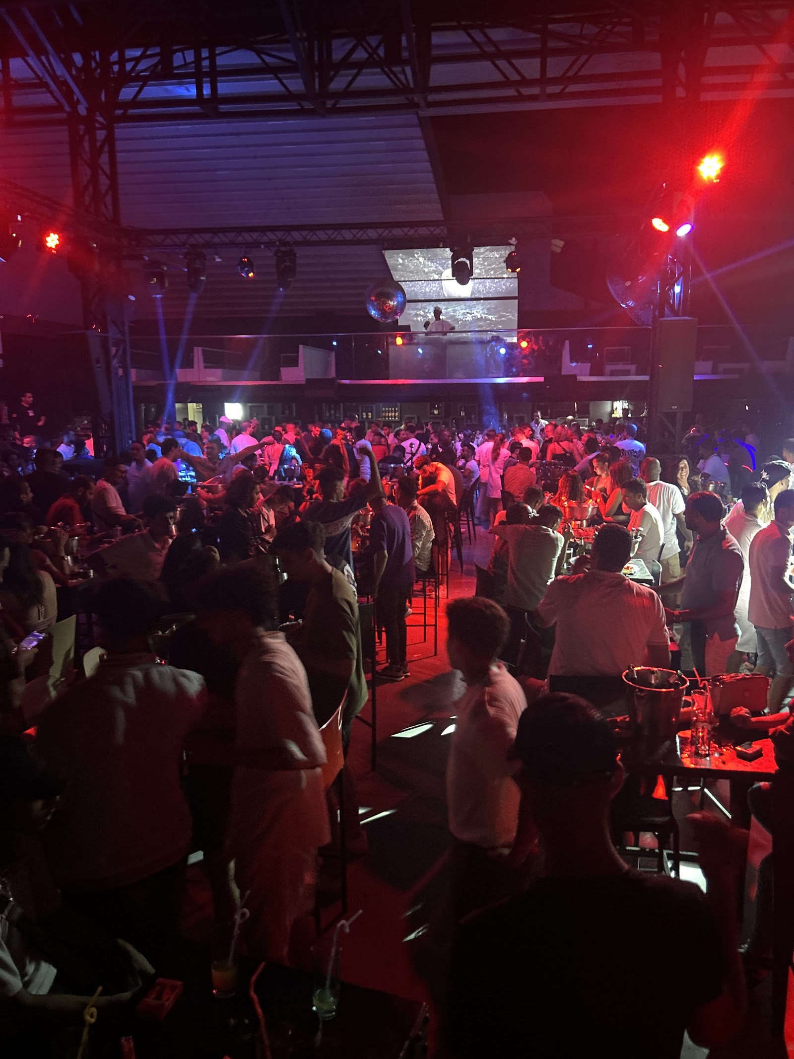 Blue Moon — photo 5